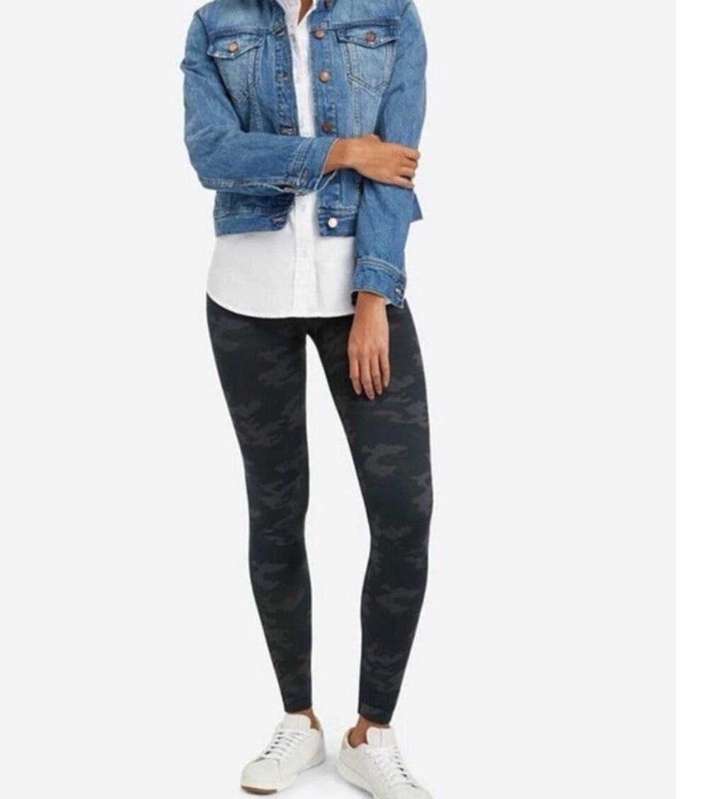 Spanx Look at Me Now Black Camo High Waisted Seamless Leggings Small